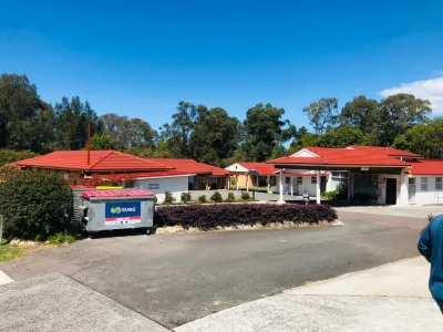 Central Coast Motel Hotels near Alison Homestead