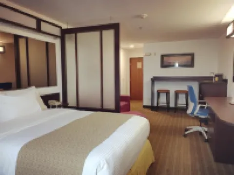 Microtel Inn & Suites by Wyndham Toluca โรงแรมในโตลูกา