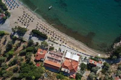 Nereides Seaside Apartments Hotel a 