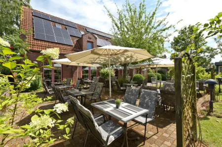 Hotel ARTE Schwerin Отели в г. Гольденштедт