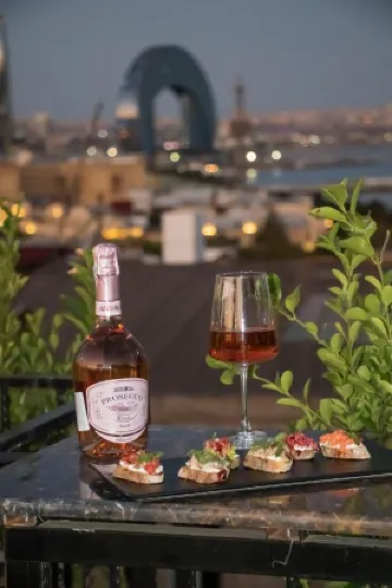 Dastan Hotel Baku Отели рядом с достопримечательностью «Бакинский бульвар»