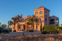 Al Karob Yoga Boutique Hotel Hotels near Adega do Cantor