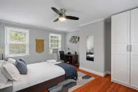 Charming Townhouse Retreat by Cozysuites