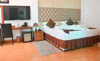Lumeire Sands, Guraidhoo Hotels in Maadhoo