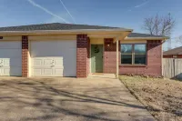 Centrally Located in Nwa; Walk to Wrights Bbq! Hotels in Johnson