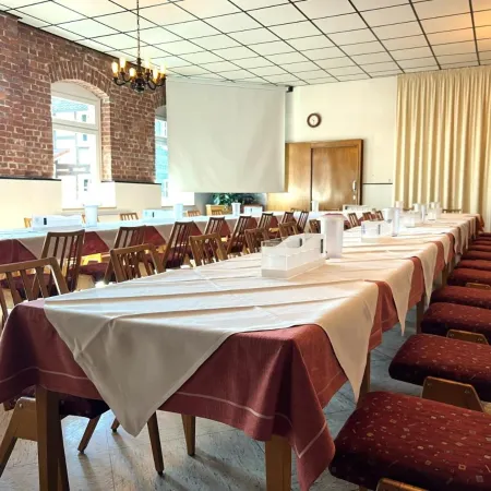 Hotel Orthwein -Kostenfreie Parkplätze- Отели в г. Кёльбе