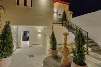 12 Pyles Living History Hotels in Ligiades