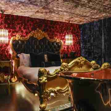 Crazy Bear Beaconsfield Rooms