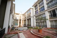 Bellagio Rezidencia 1 BHK Service Apartments Hotel a 