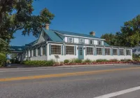 Auberge Handfield et Spa Hotels in 
