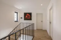 Villa Seven Seas with Heated Pool and Jacuzzi by the Sea