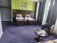 The Queensberry Hotel