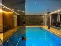 Stonecross Manor Hotel - Yüzme Havuzu