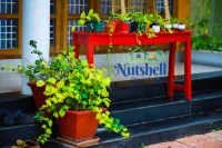 Nutshell-Airport Retreat by the Sea