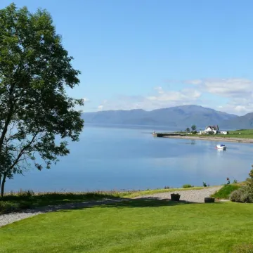 Glenlochy Nevis Bridge Apartments Отели в г. Форт-Уильям