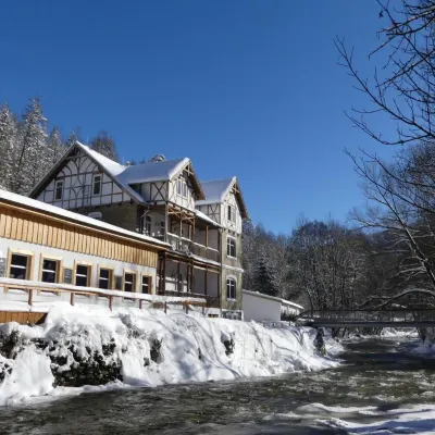 Bodetaler Basecamp Lodge - Naturerlebnis Lodge ブランケンブルク城周辺のホテル