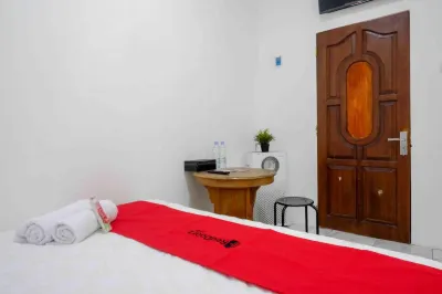 RedDoorz near GOR Jatidiri Semarang Hotel di Gajahmungkur