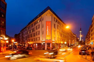 easyHotel Berlin Hackescher Markt Các khách sạn gần Bahnhof Berlin Alexanderplatz Railway Station