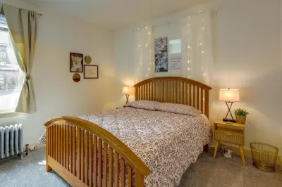 Walk to Restaurants and Shops Apt in Pennsylvania!