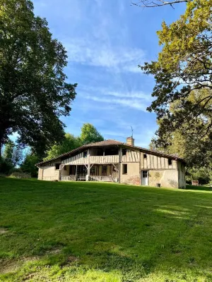 Domaine Bourgade Hotels in Cazaubon