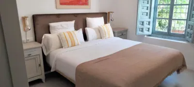 مينا 25 باي  إسكالونيس Hotels near Espigón de Rota