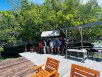Cozzy Beser Bay Homestay Hotele w: Meos Mansar