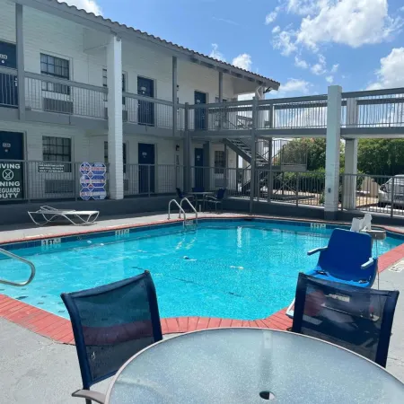 Studio 6 Suites Euless, TX – DFW West