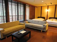 Tomuraushionsen Higashi Taisetsuso