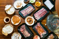 Raim Hotel のホテル