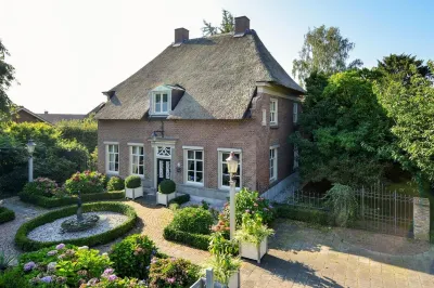 De Oude Pastorie Macharen Hotels near Woonboulevard Oss