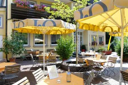 Hotel-Restaurant Erich Rödiger Отели в г. Бад-Штаффельштайн