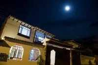 Family Host Hostel Hotel di 
