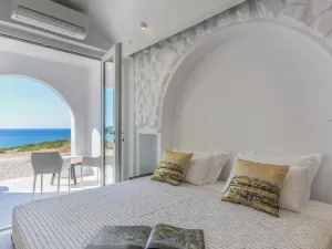 Cyano Suites