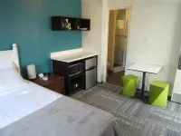 Waikiki Central Hotel - No Resort Fees