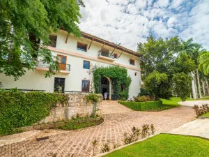 Mayaland Hotel & Bungalows