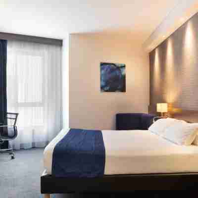 Holiday Inn Express Marseille Airport Rooms