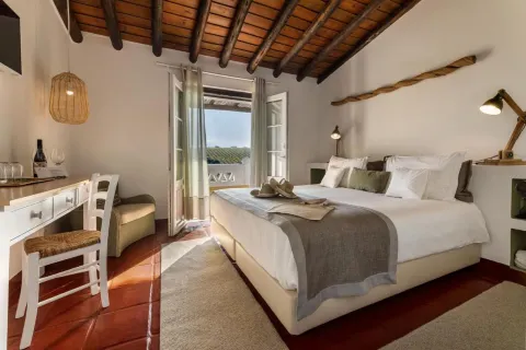 Herdade Do Sobroso Wine & Luxury Boutique Hotel