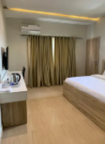 Greywood Hotel and Apartments