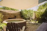 Ker Amice , Une parenthèse de Calme près de Bordeaux , 3 Chambres Avec Spa Privatif Hotels in Saint-Loubès