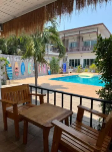 Baancaptainhook Pool Kohlarn Hotels near Koh Lan