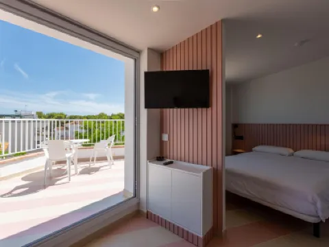 ซันเวย์ แอตแลนตา โรงแรมใกล้Sitges Beach