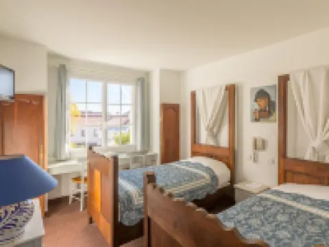 Le Manoir de l'antiquité Hotels in Challans