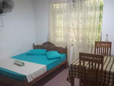 Rockview Holiday Bungalow Отели рядом с достопримечательностью «Hunasfalls Waterfall»