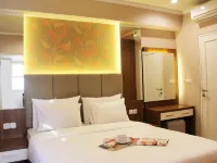 Apartemen Puncak Marina Hotels in Wonocolo