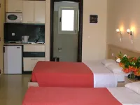 Kamari Apartments Hotels in Thinali