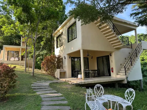 Hi-Scene Resort