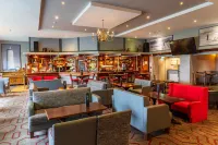 Majestic Hotel - bars