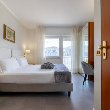 Hotel Excelsior Bay
