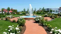 Garden Club - Hotel & Restaurant - Free Outdoor Pool & Parking
