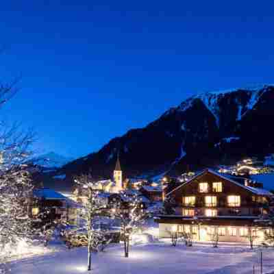 菲爾貝邁爾飯店 & 阿爾卑斯溫泉 - Montafon Hotel Exterior